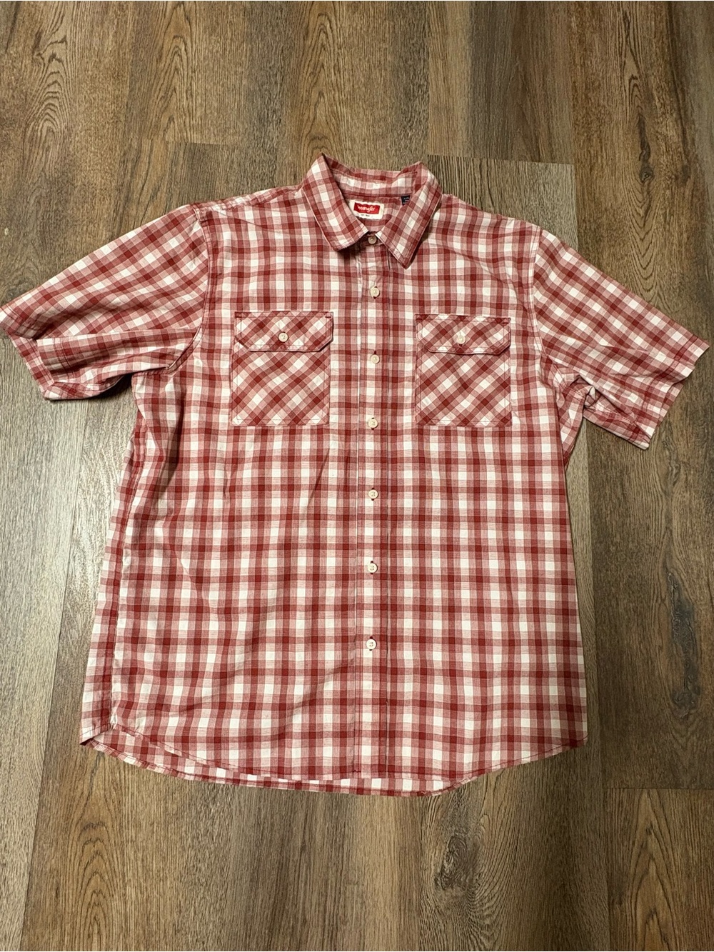 Wrangler Red and White Plaid Short-Sleeve Button-Down Shirt